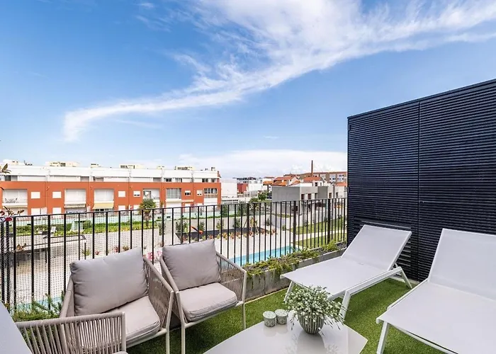 Riverside Duplex By The Sea With Pool And Balcony * Fão