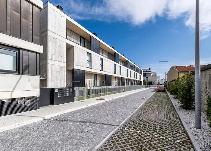 Riverside Duplex By The Sea With Pool And Balcony * Fão